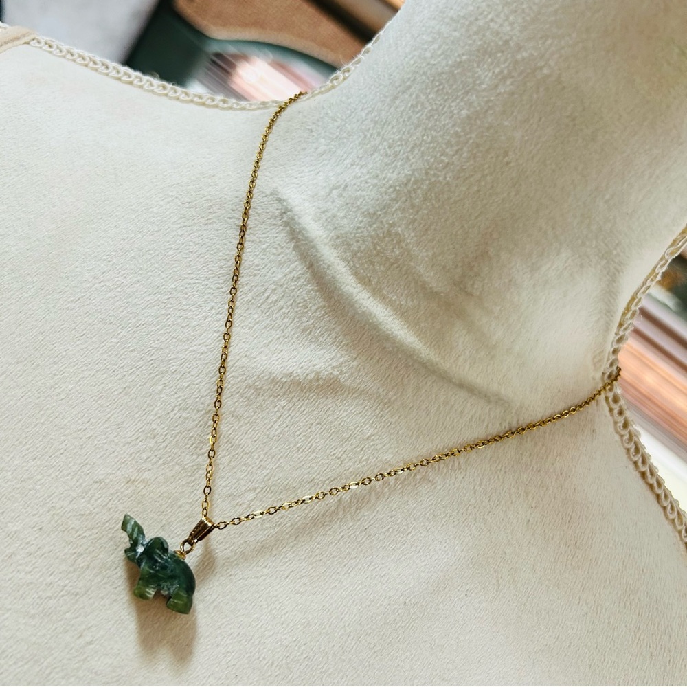 Vintage hand carved nephrite jade lucky elephant pendant on chain necklace